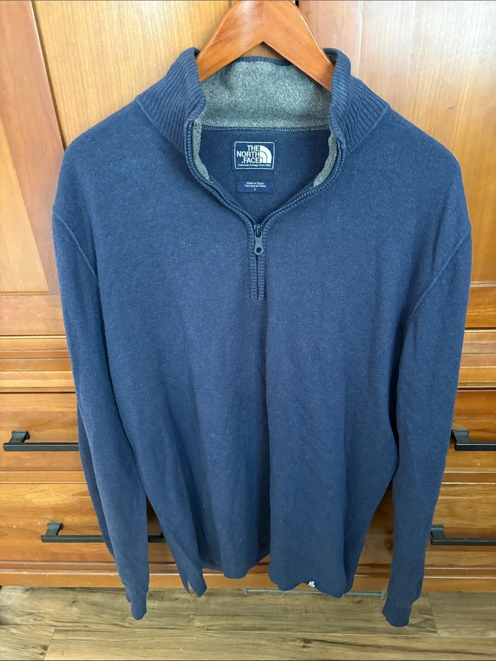 The North Face Men’s Navy Half-Zip Fleece wool blend Pullover